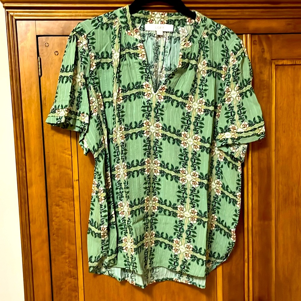 Loft Blouse . Very pretty . Size S. Like NEW.